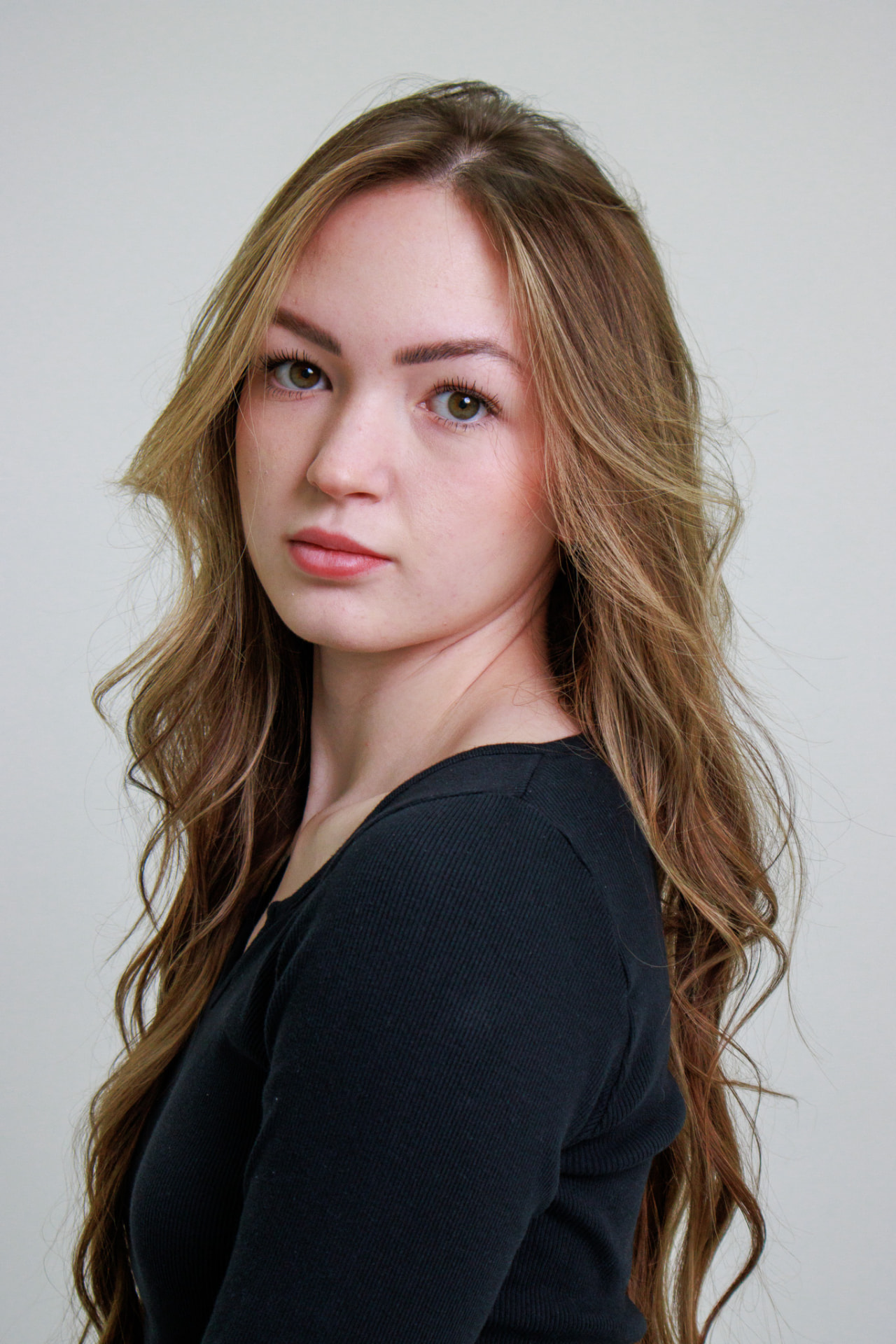 Headshot of actor and model Meaghan Lang